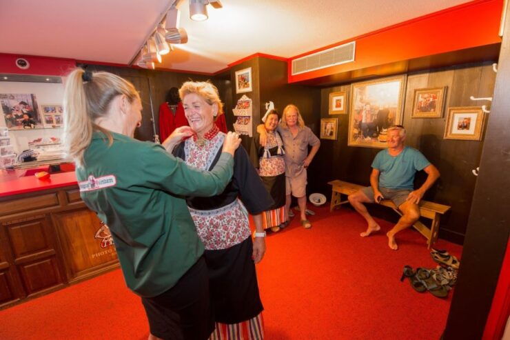 Volendam: Photo Opportunity in Traditional Dutch Costume - Experience