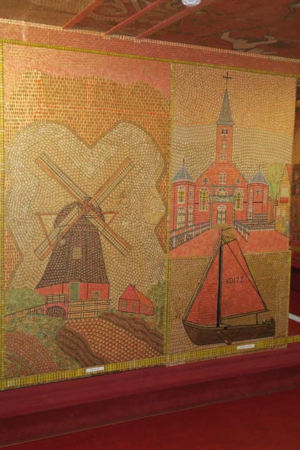 Volendam: Volendams Museum Entry Ticket - Traditional and Modern Exhibits: A Balanced Mix