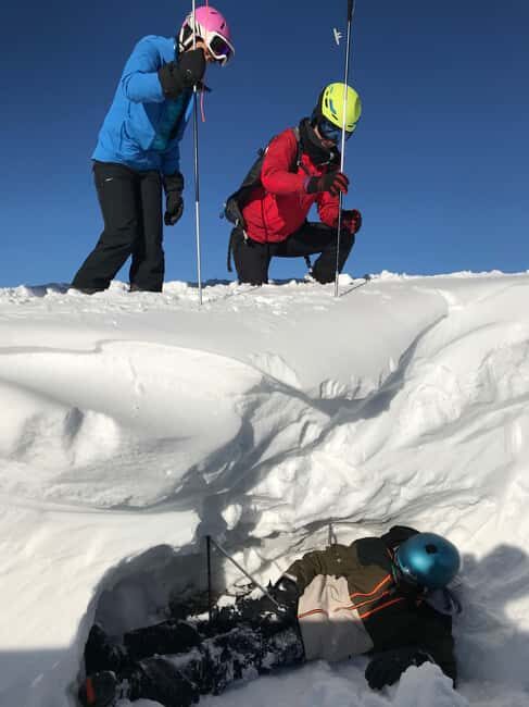 Vorarlberg: Avalanche course including emergency equipment - The Value of Professional Guidance and Equipment