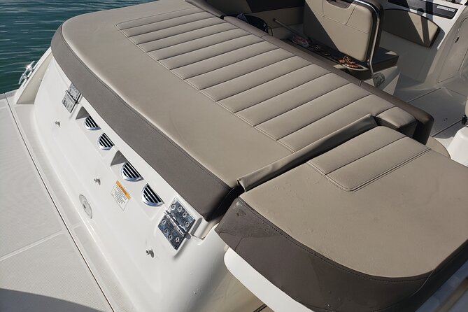 VR5 21 Ft Boat Rental for 7 People Gas Included, Be Your Own Captain - Boat Rental Details