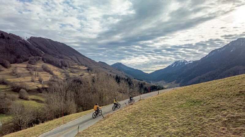 VTTAE rental in Chambéry - Savoie Grand Revard shuttle service - Exploring the Highlights