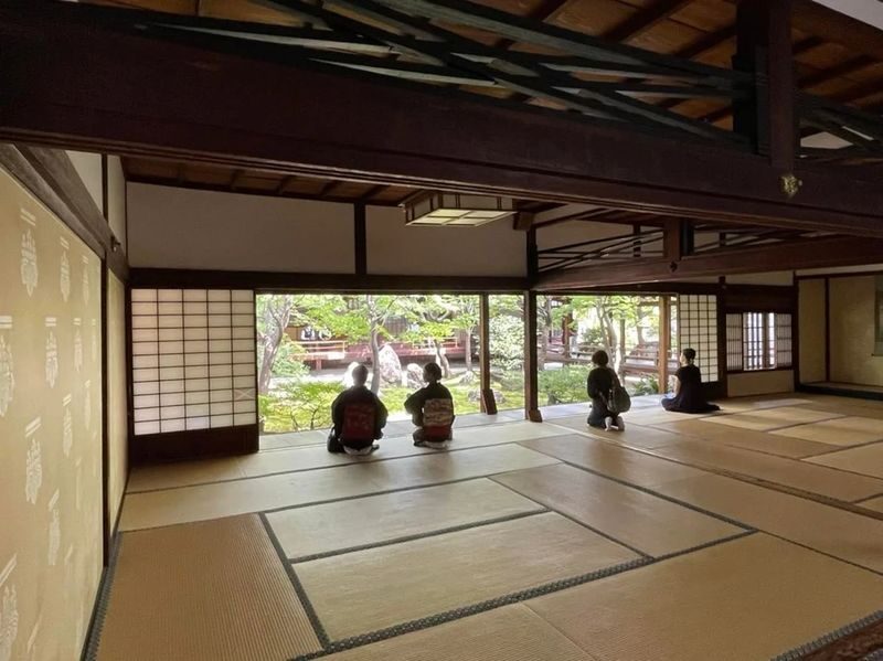 W/Lunch: Kyoto Highlights Bike Tour with UNESCO Zen Temples - Lunch at a traditional Japanese tea house