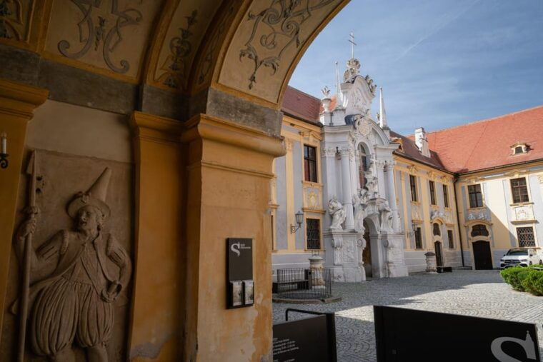 Wachau Valley: 3 Castles & Wine Private Guided Day Tour - The Sum Up