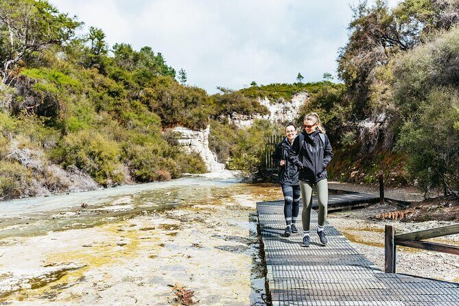 Wai-O-Tapu Thermal Wonderland, Rotorua, New Zealand - Why Wai-O-Tapu Is Worth Visiting