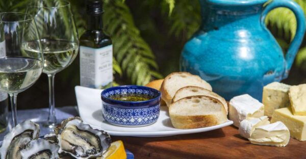 Waiheke Island Gourmet Food and Wine Tour With Platter Lunch - Platter Lunch at a Vineyard
