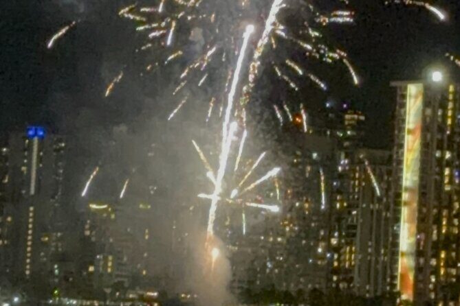 Waikiki Beach Catamaran Friday Night Fireworks Tour - An In-Depth Look at the Waikiki Beach Catamaran Fireworks Tour