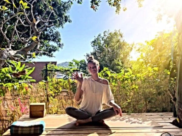 Waikiki Beach: Group or Private Yoga Classes - Group Size and Skill Levels
