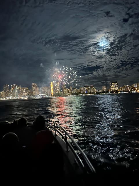 Waikiki: Firework Boat Cruise - Experience Highlights