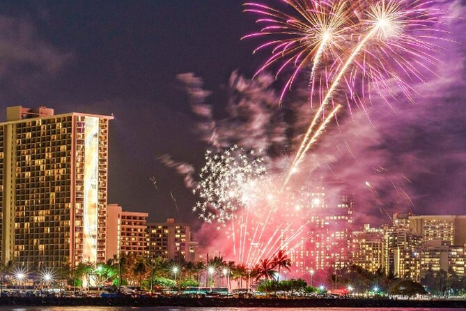 Waikiki Firework Cruise With Dinner Reservations - Enjoy Alcoholic Beverages on Board