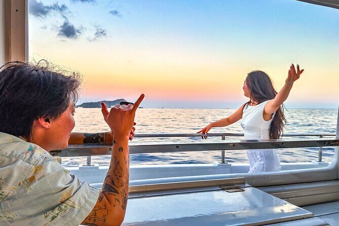 Waikiki Friday Fireworks Boat Cruise from Oahu - FAQ