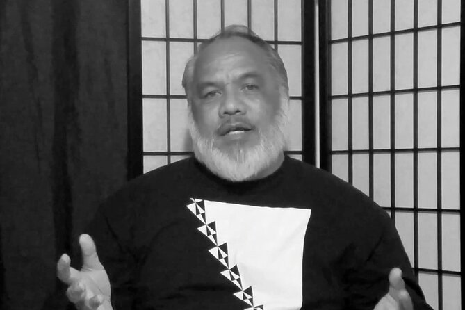 Waikiki Night Marchers Ghost Tour - Native Hawaiian Guide