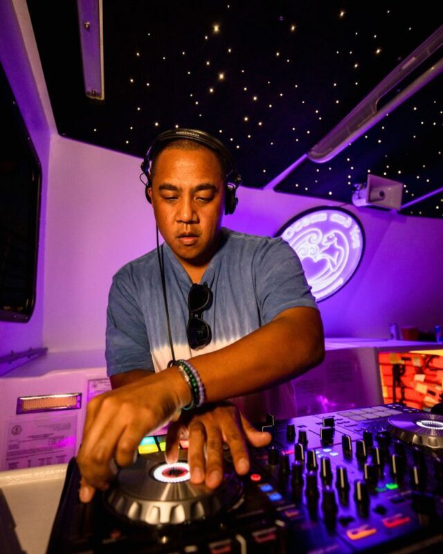Waikiki Party Cruise in Oahu with a Complimentary Drink - Booking details worth knowing