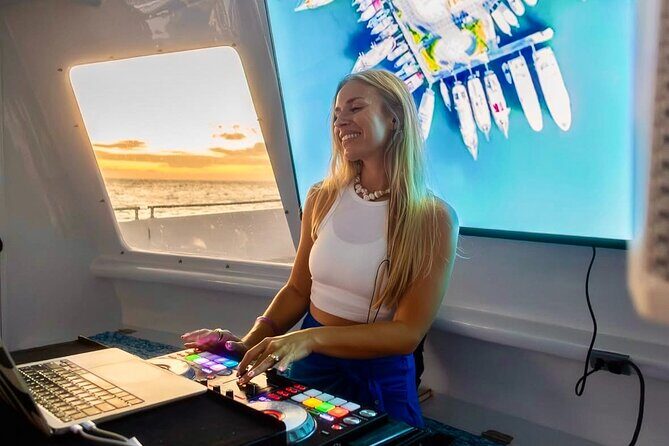 Waikiki Sunset Cruise With Live Music Entertainment from Oahu - Introduction