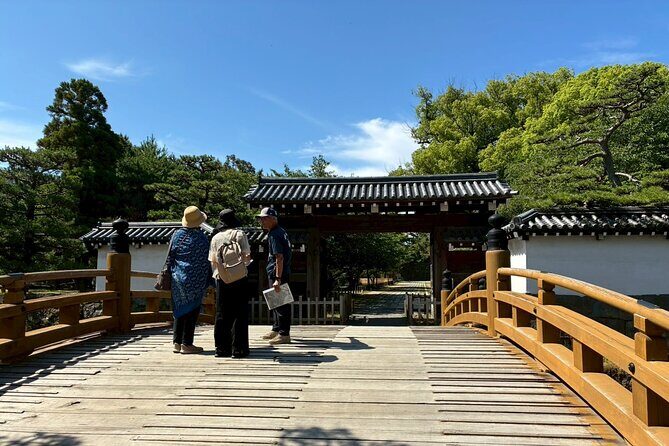 Wakayama Castle Walk A Short Guided Experience - Deep Dive into the Details