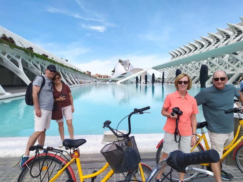 Wake Up with Valencia: Morning Bike Tour of City Highlights - Transition to Green Spaces and Modern Attractions