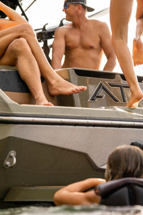 Wakeboard/Ski, Wakesurf and Tubing Experience Pleasure Boat - Good To Know