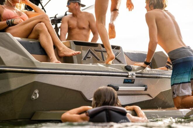 Wakeboard/Ski, Wakesurf and Tubing Experience Pleasure Boat - Included Amenities