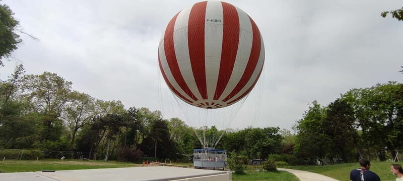 Walk along the Champs-Élysées in Budapest - Exploring Budapest’s Champs-Élysées: A Detailed Review
