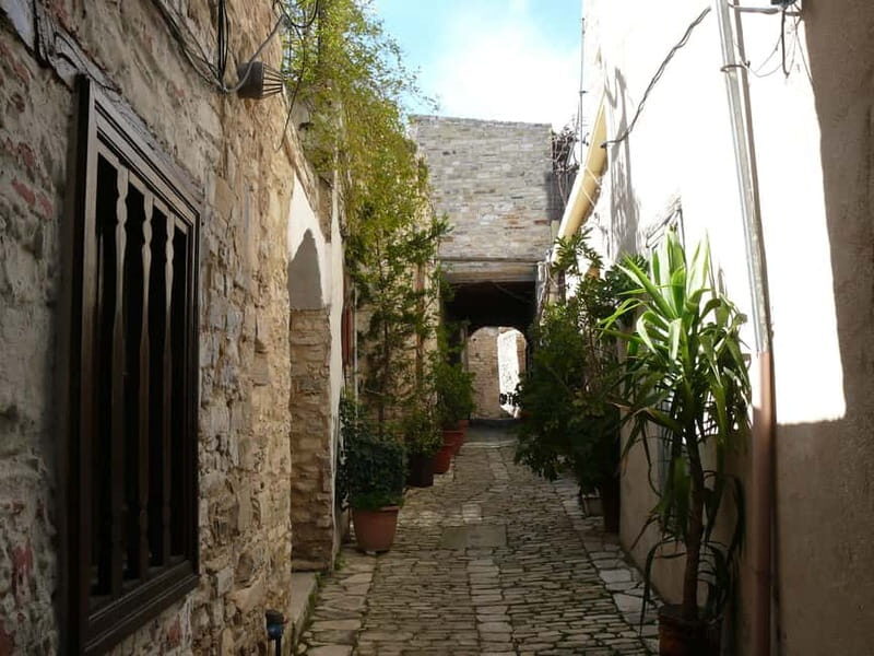 Walk around Pano Lefkara village and Lefkara lake - Good To Know