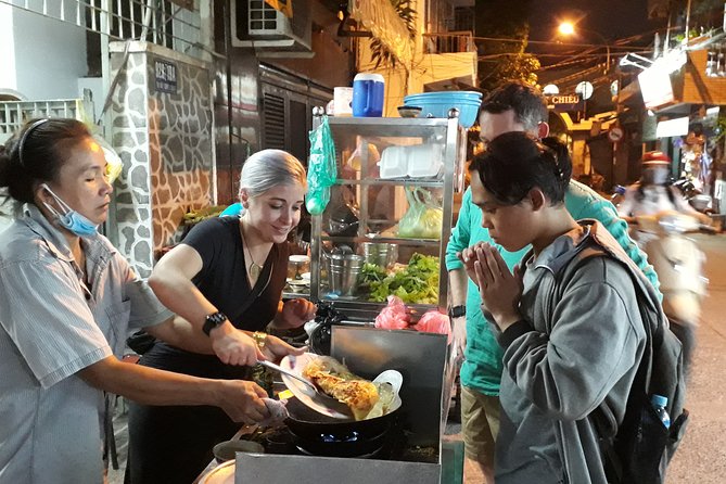 Walk Around The Markets Of Ho Chi Minh City By Night - Must-Try Street Food in Ho Chi Minh City