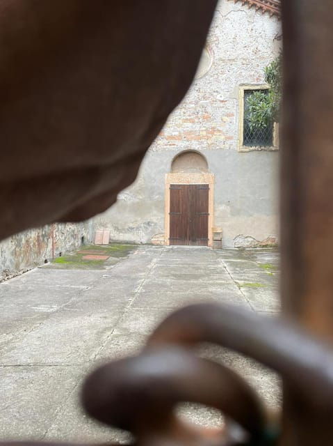 Walk in the Castrum Romano of Verona: Tales and Legends - The Mystique of Pozzi Damore
