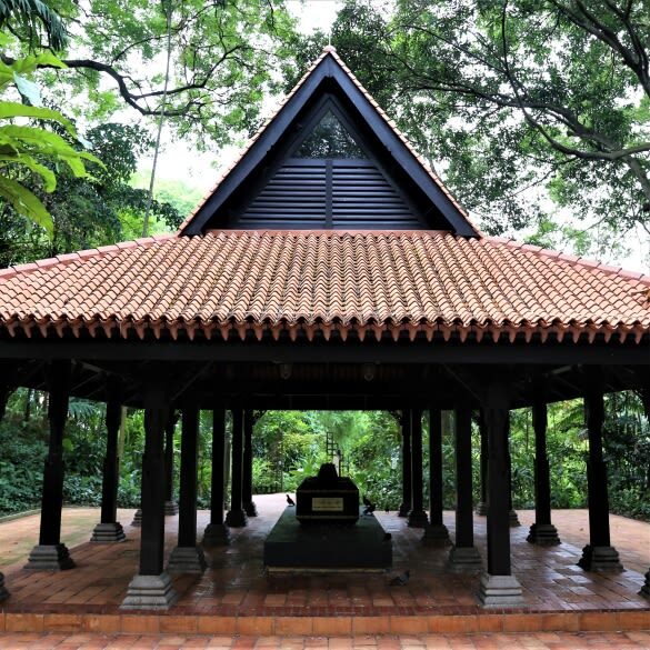 Walk Through 700 Years of History at Fort Canning Park - Raffles House, the lighthouse, and the signals of Government Hill