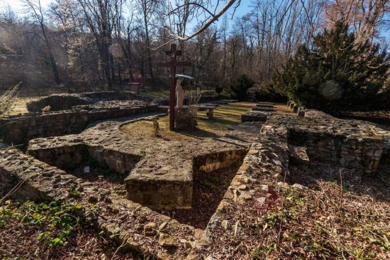Walk to recent and aged spiritual sanctuaries near Budapest - Good To Know