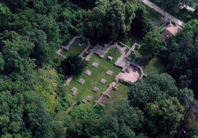 Walk to recent and aged spiritual sanctuaries near Budapest - Who Will Love This Tour?