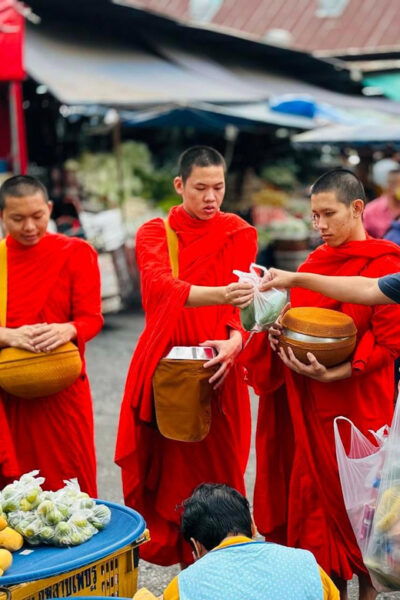 Walk With Monks Collecting Alms - Tips for Participants