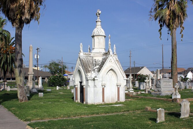 Walk With the Dead: Galveston Old City Cemetery Tour - Tour Guide Nobles Knowledge and Expertise