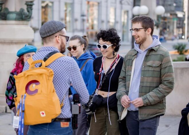 Walkin With Colin: Chicago Tour Du Jour - Participant Requirements