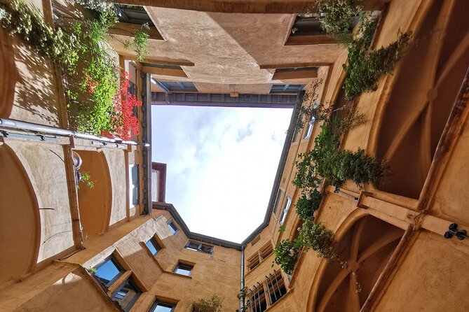 Walking Food Tour in Vieux Lyon - Unique Experiences and Disappointing Lunch Experience