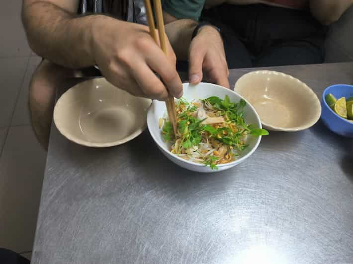 Walking-foodtour in Hanoi - Highlights of the Experience