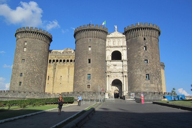 Walking Guided History Tour of Naples and Bourbon Tunnel - Connection to WWII Barracks