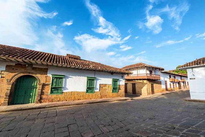 Walking The History, Architecture and Culture of Barichara - Admiring Colonial Architecture