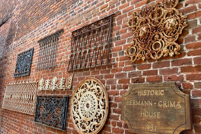 Walking Tour About the Good, the Bad and the Beautiful Women of New Orleans - Alternative History of Bourbon Street