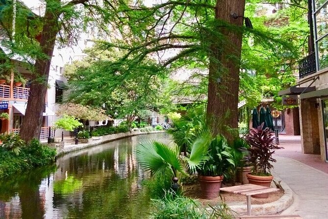 Walking Tour Along the San Antonio Riverwalk And Around Downtown - Tour Highlights