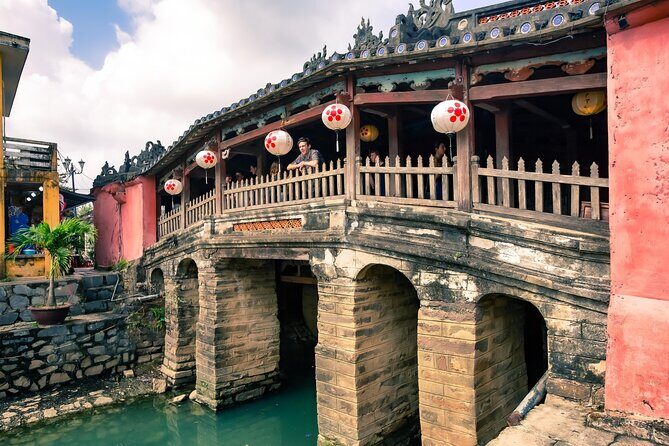 Walking Tour and Lantern Making Class in Hoi An - Exploring Hoi An’s Iconic Landmarks