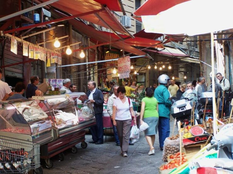 Walking Tour and Typical Lunch in a Private Charming Home - Tour Experience