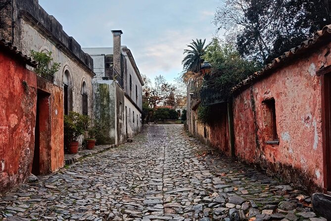 Walking Tour Around Colonia Del Sacramento Old Town - Good To Know