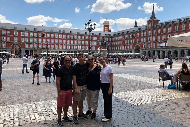 Walking Tour Around the Center of Madrid - Up-Close Views of Iconic Sights
