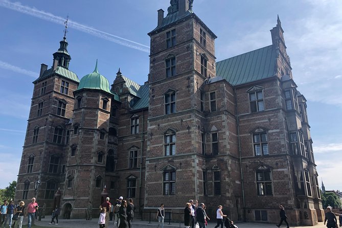 Walking Tour - Copenhagen Old Town & Tivoli Park Included - Exploring Tivoli Gardens