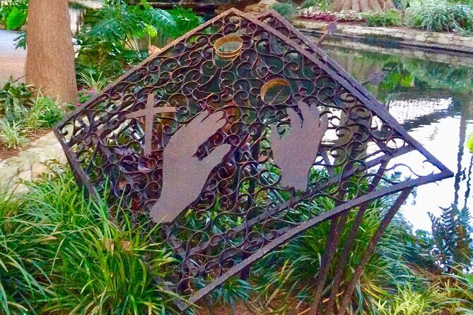 Walking Tour exploring the Art along the San Antonio Riverwalk - Good To Know