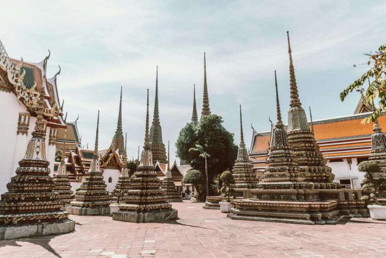 Walking Tour Grand Palace, Emerald Buddha and Wat Pho - Grand Palace: Guided Tour