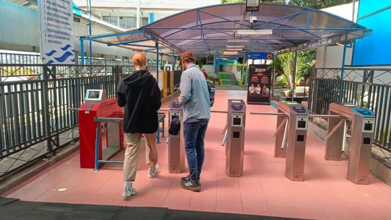 Walking tour Ijen Volcano Sunrise Trek with Guide - Frequently Asked Questions