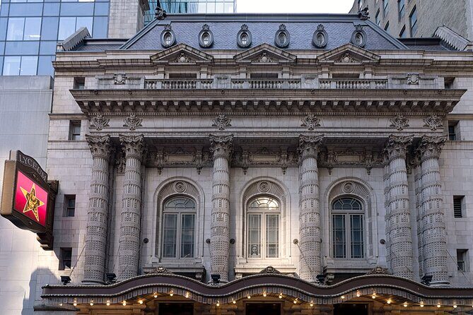 Walking Tour in 42nd Street from the East Side to the West Side - A Closer Look at the Tour
