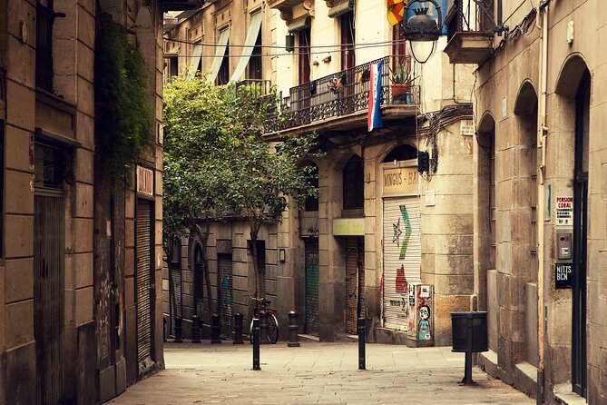 Walking Tour in Barcelona With Arabic Guide - Pricing and Reviews
