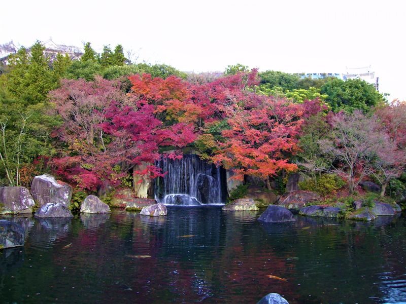 Walking Tour in Himeji: Castle, Garden and Aizome (Indigo Dyeing) - Lunch: local specialties at your own cost
