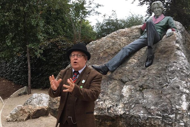 Walking Tour in Merrion Square Park - Dublin Rogues Tour - Famous Former Residents and Statues