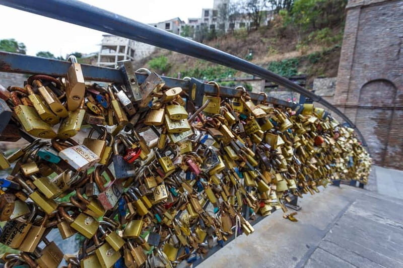 Walking Tour in Old Tbilisi - Group Tour - Who Should Consider This Tour?